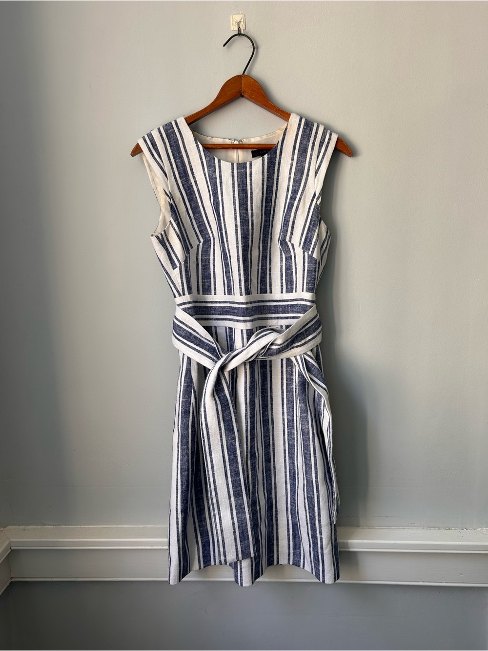 J.Crew Women's Blue Size 2 White Linen Blend Striped Dress Belted Preppy Office